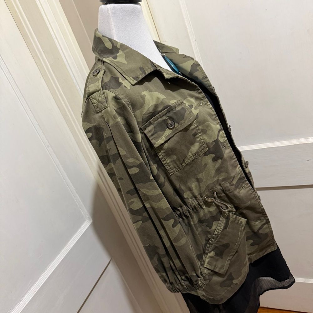 Banana Republic Olive Camouflage Utility Jacket - Picture 5 of 16